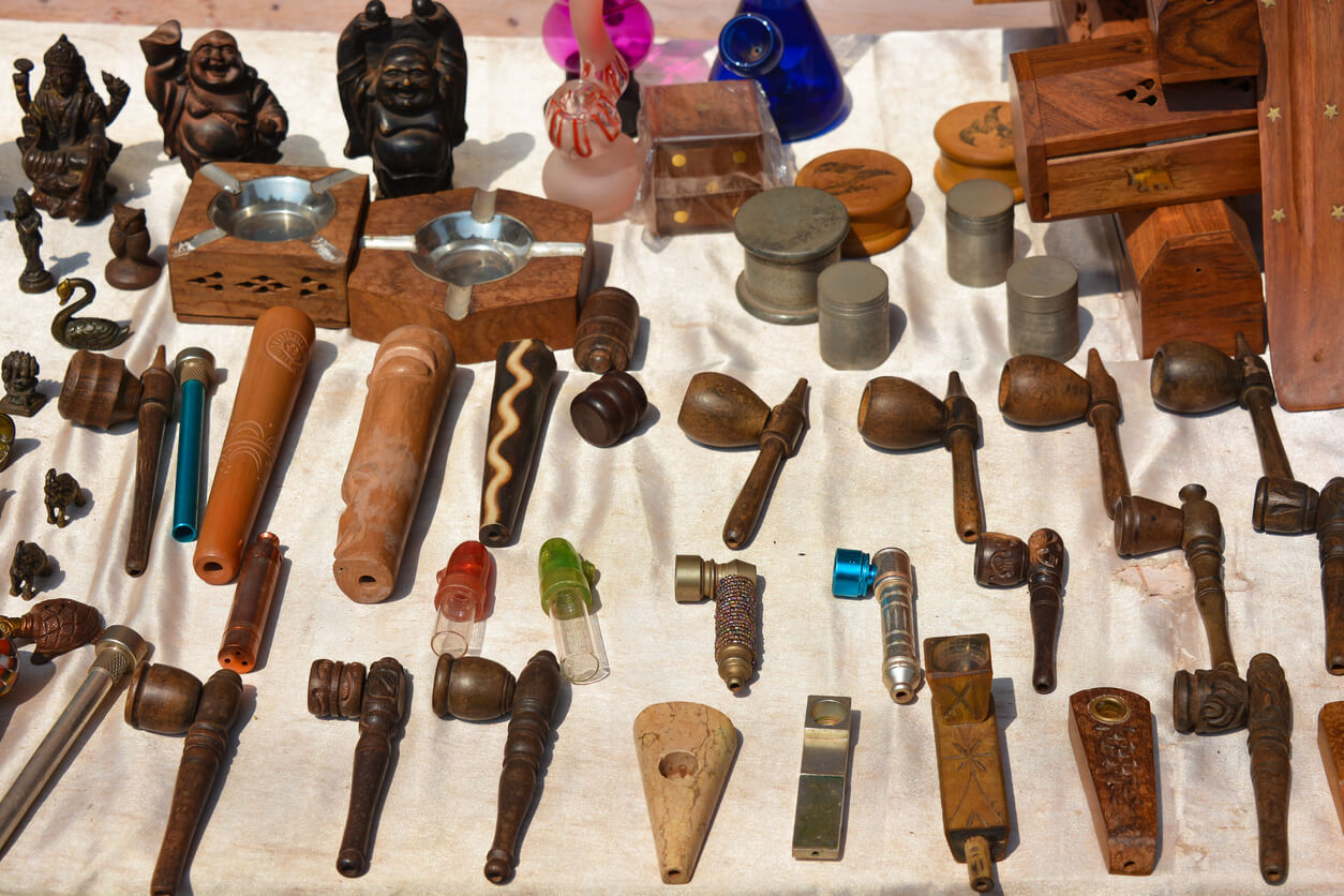 What’s the Difference Between a and a Dispensary? Wikileaf